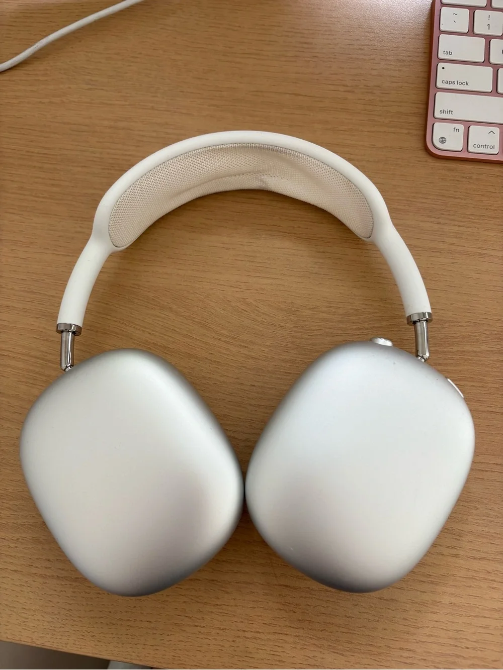 Apple Airpods Silver Max Gen 1 (2020) Pre-Owned